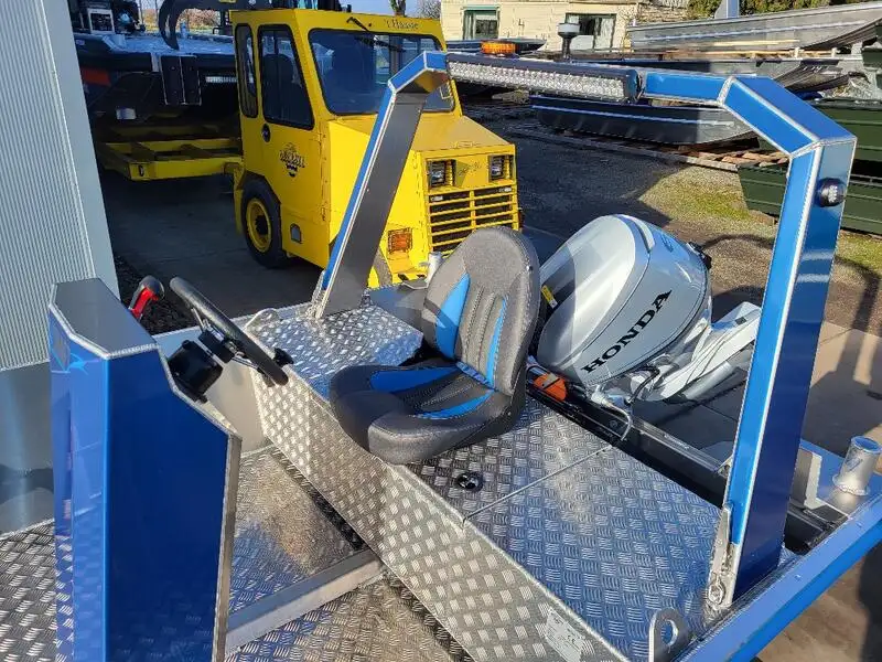 Bateaux de travail à vendre