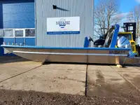 Bateaux de travail à vendre