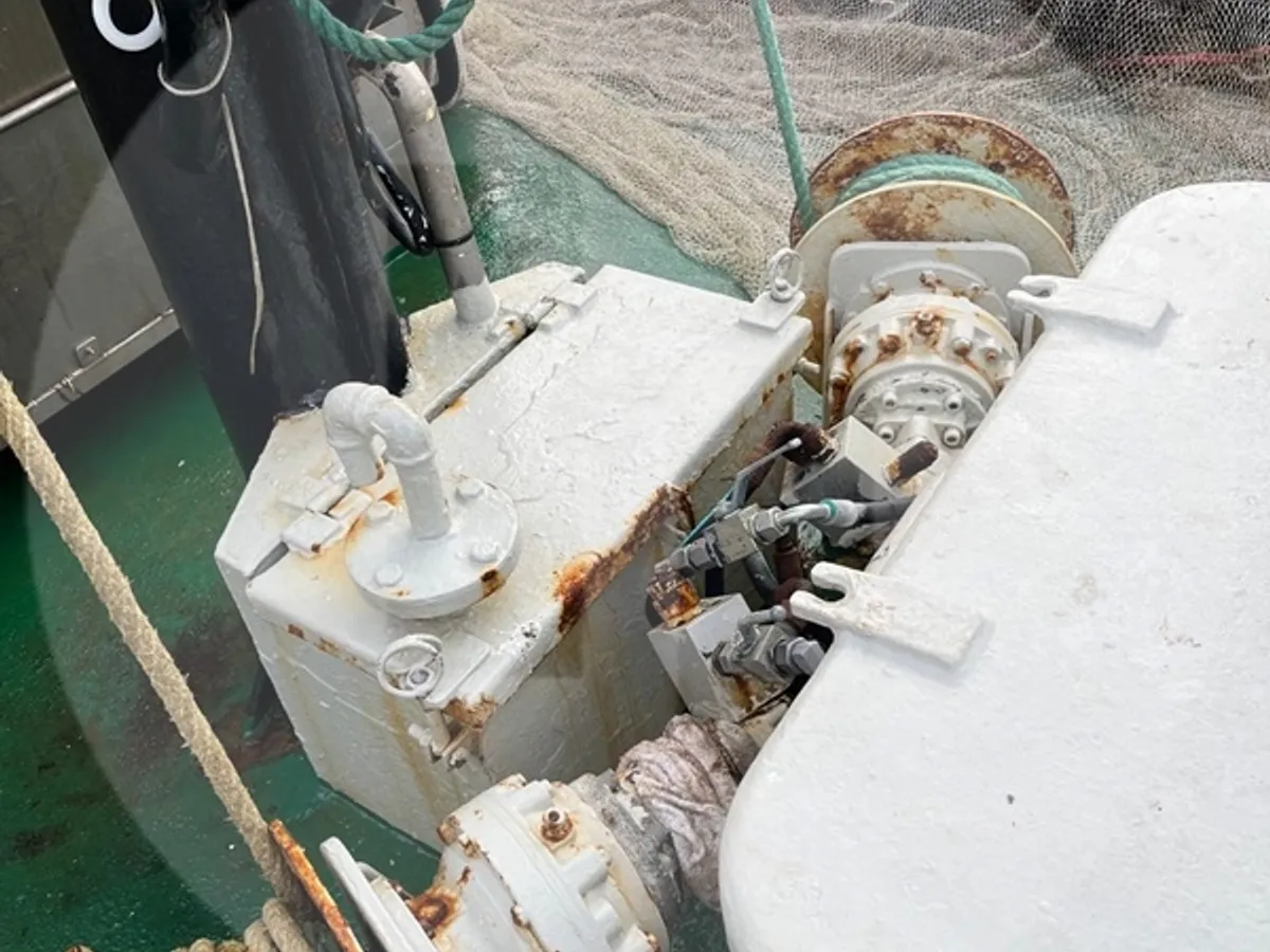 Chalutier à flottaison à vendre
