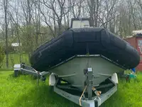 Bateau pneumatique semi-rigide à vendre