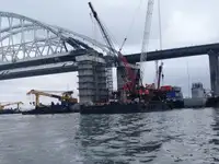 Navire grue à vendre