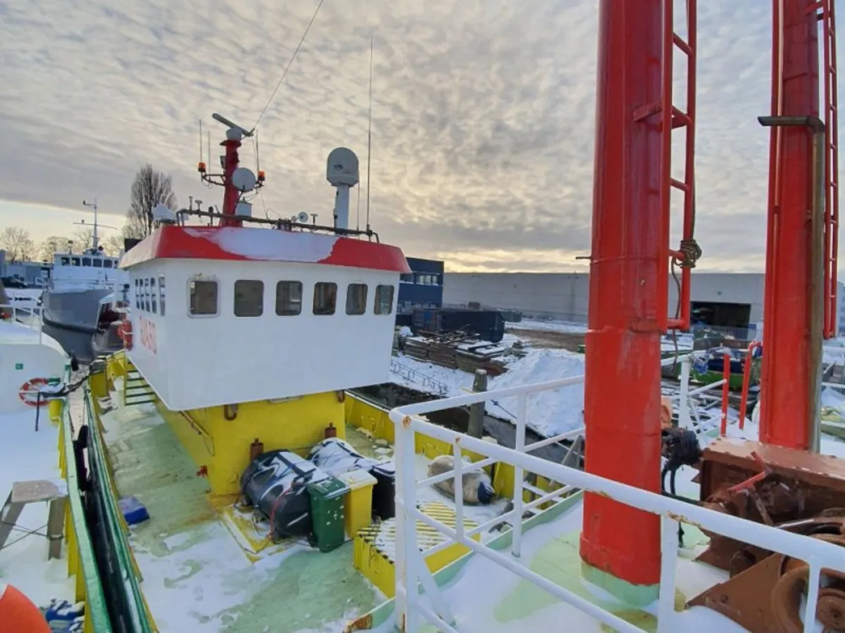 Navire d'approvisionnement à vendre