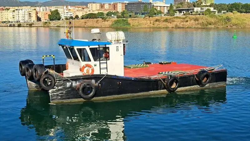 Bateaux de travail à vendre