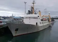 Navire de recherche à vendre