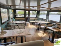 Navire-restaurant à vendre