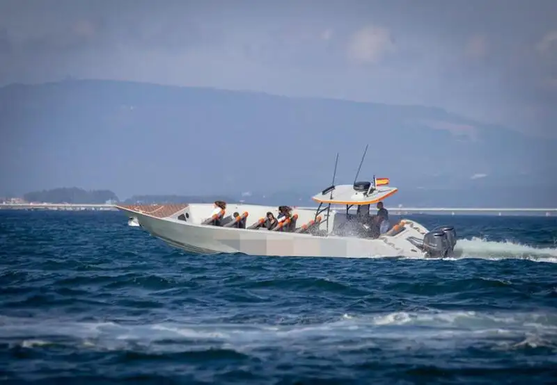Bateau pneumatique semi-rigide à vendre