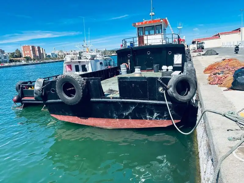 Bateaux de travail à vendre