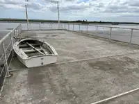 Barge d'hébergement à vendre