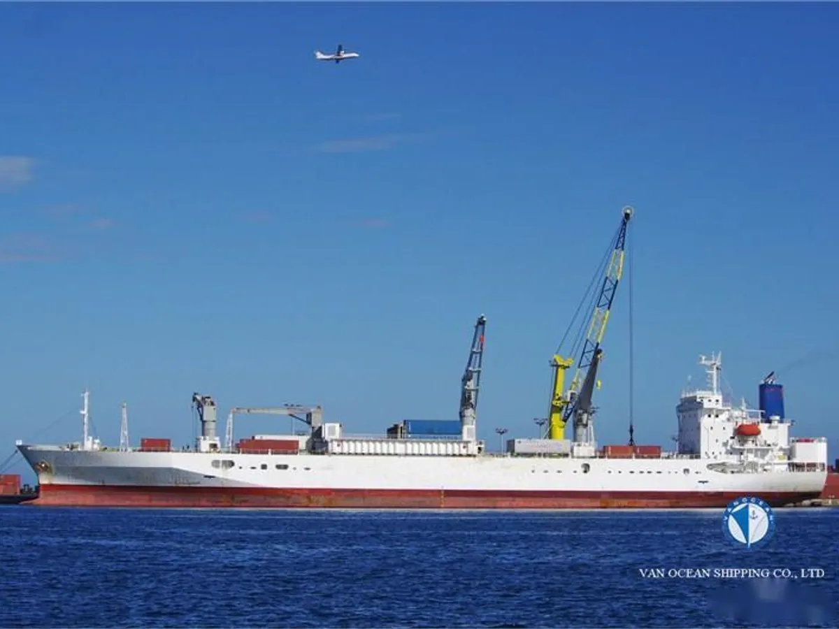 Navire frigorifique à vendre