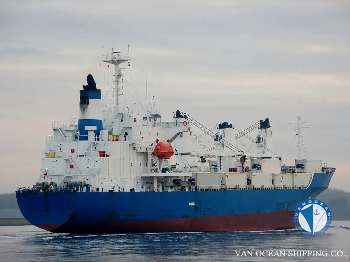 Navire frigorifique à vendre