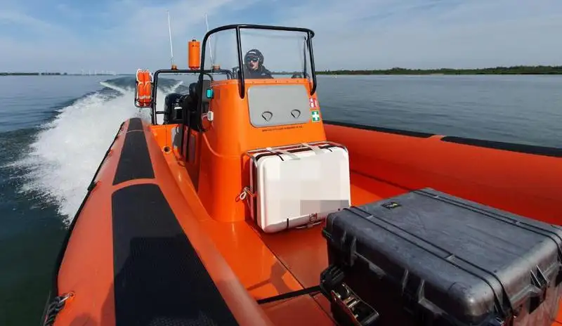 Bateau pneumatique semi-rigide à vendre
