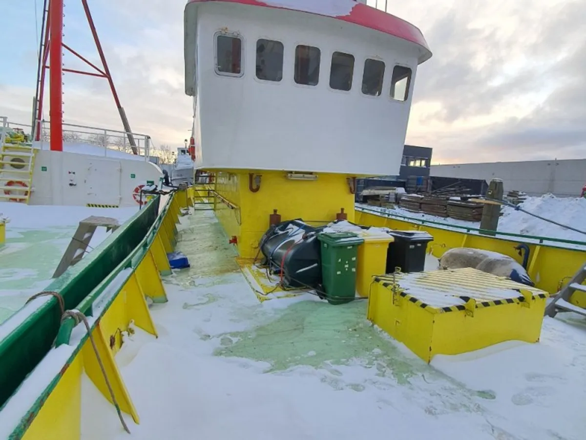 Navire d'approvisionnement à vendre
