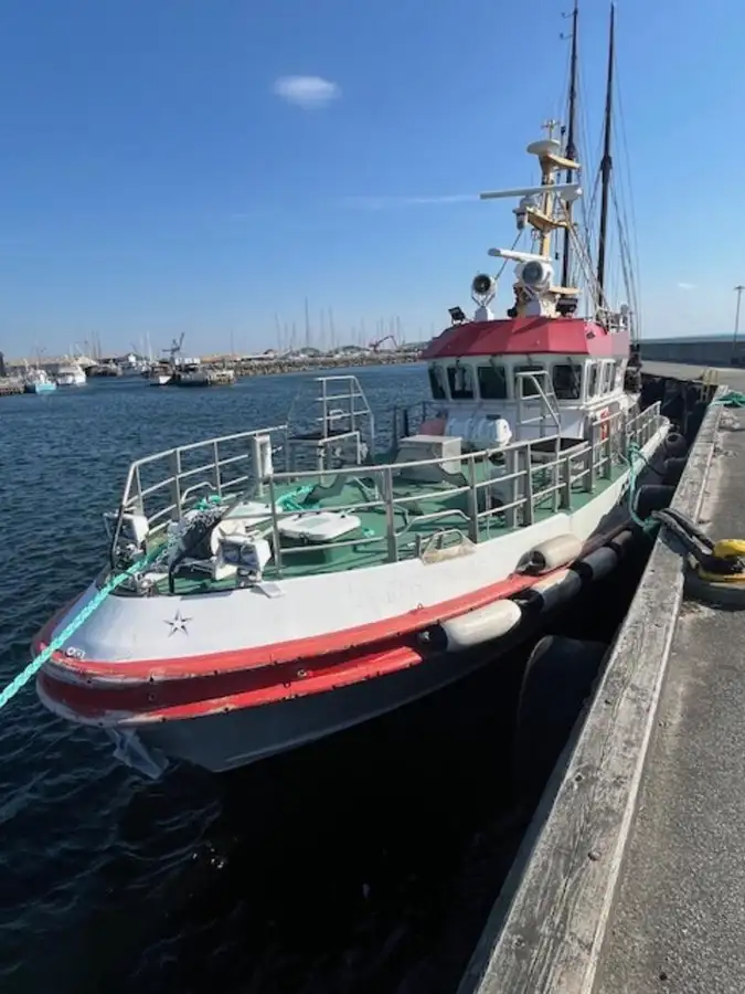 Bateau patrouilleur à vendre