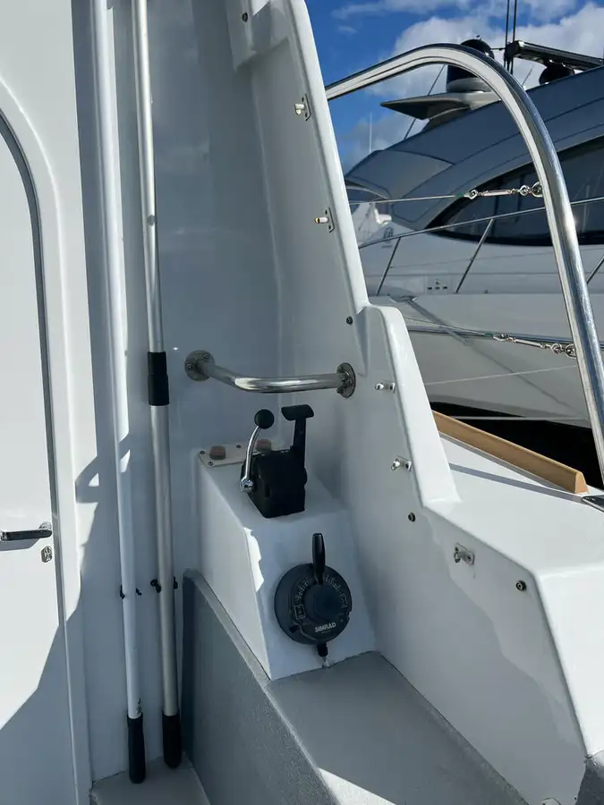 Navire de recherche à vendre