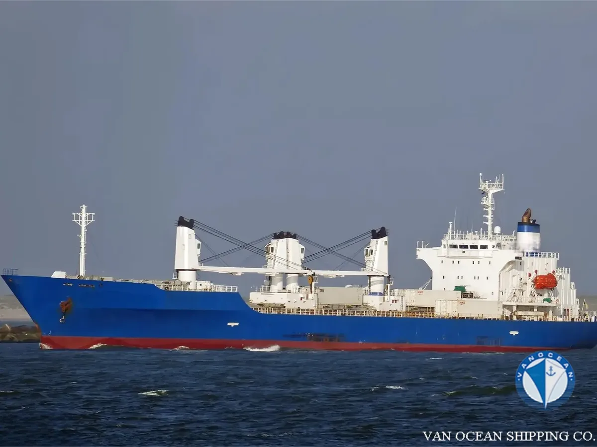 Navire frigorifique à vendre