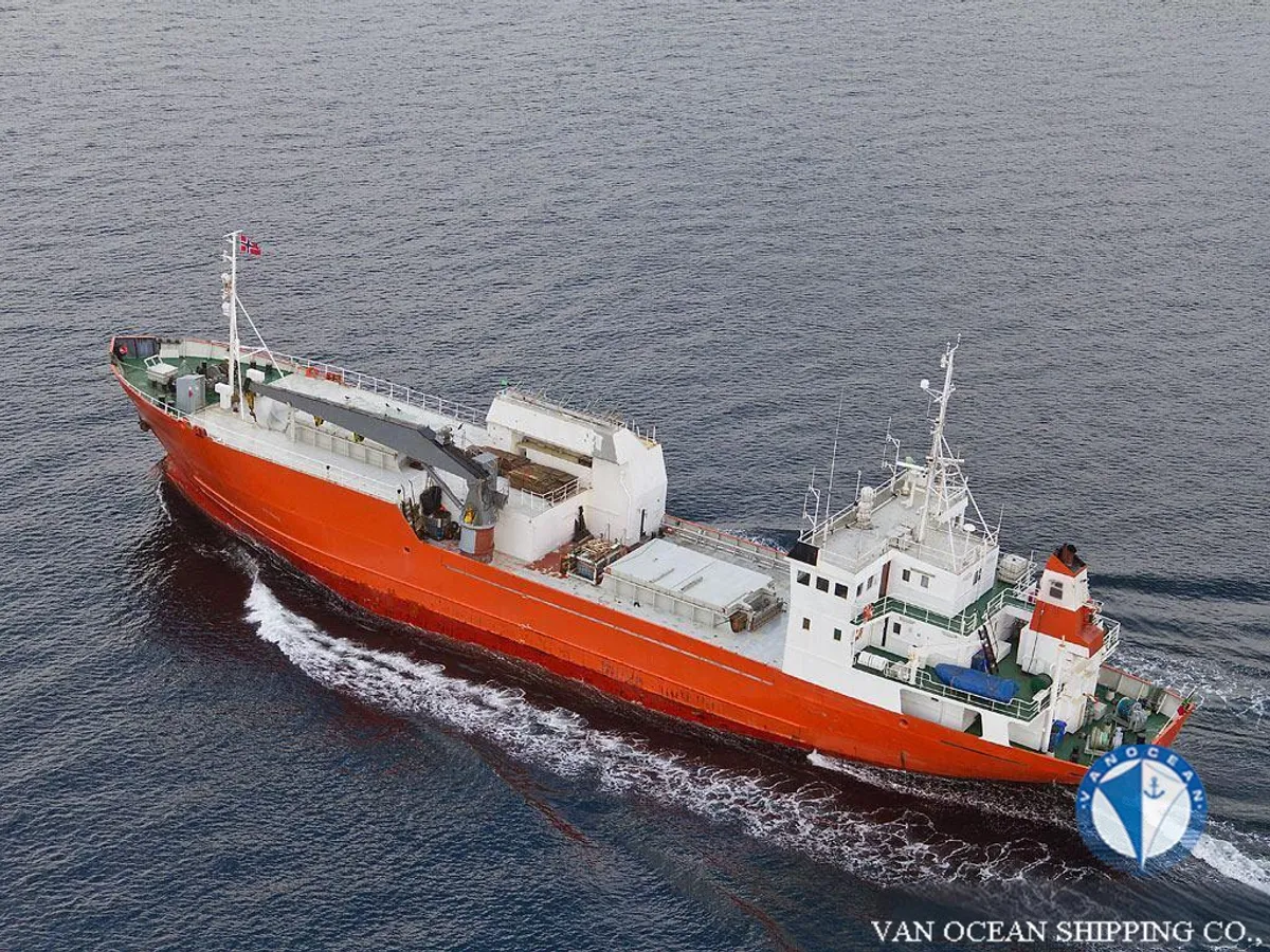 Navire frigorifique à vendre