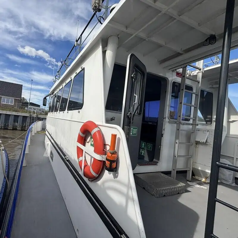 Bateau patrouilleur à vendre