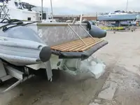 Bateau pneumatique semi-rigide à vendre