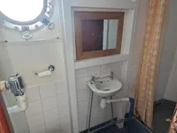 Navire d'arpentage à vendre