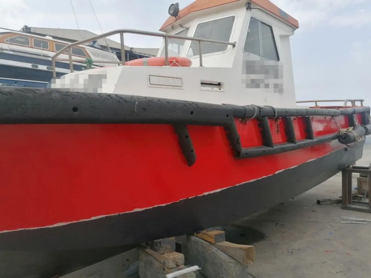 Bateaux de travail à vendre