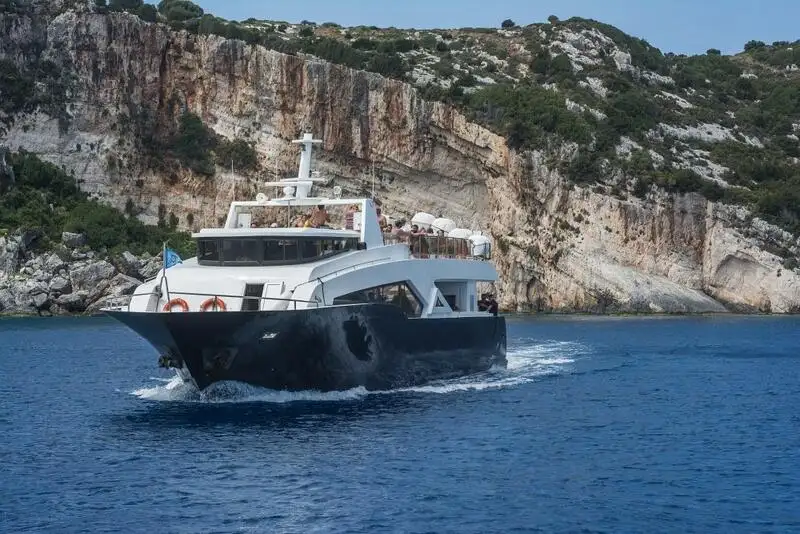 Navire de passagers à vendre