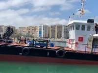 Bateaux de travail à vendre