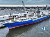 Navire frigorifique à vendre