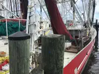 Chalutier à vendre