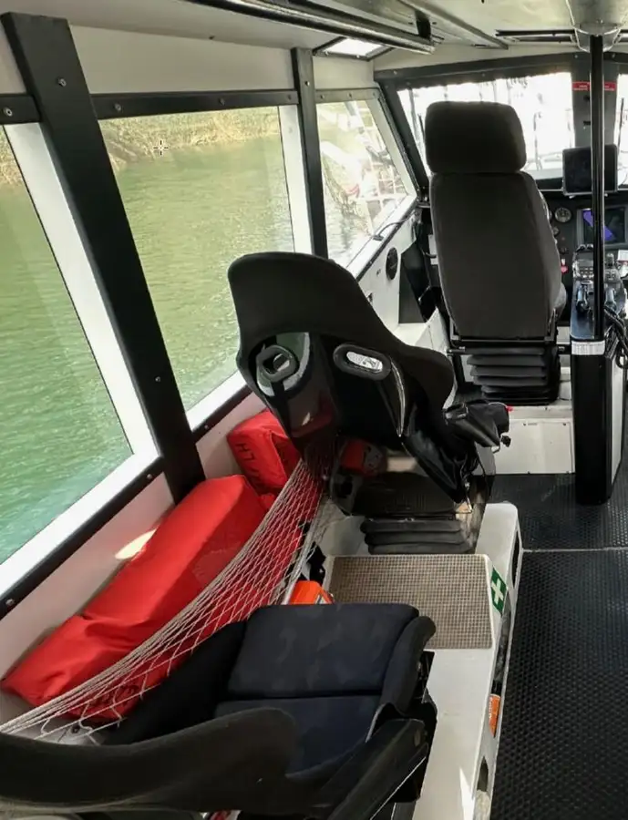 Bateau pilote à vendre