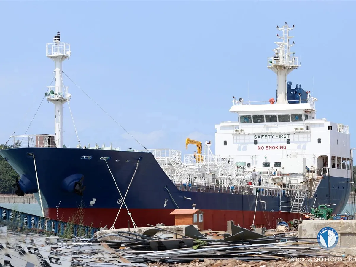 Pétrolier / chimiquier à vendre