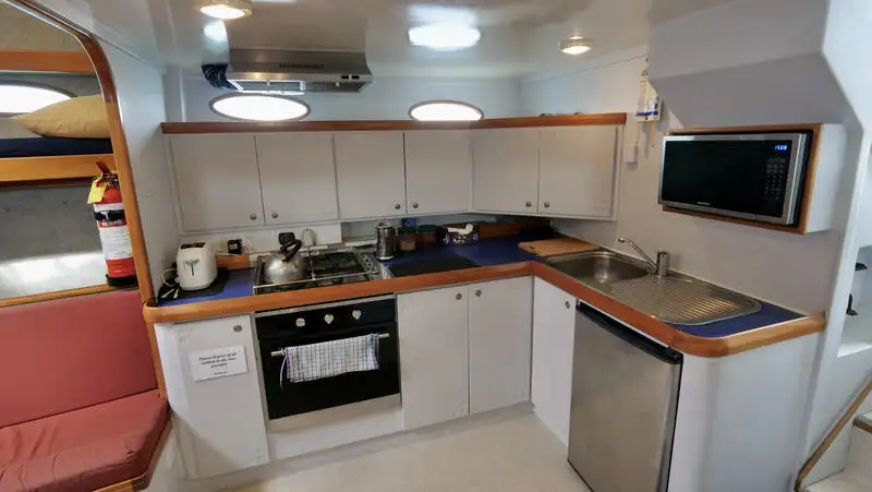 Navire de recherche à vendre