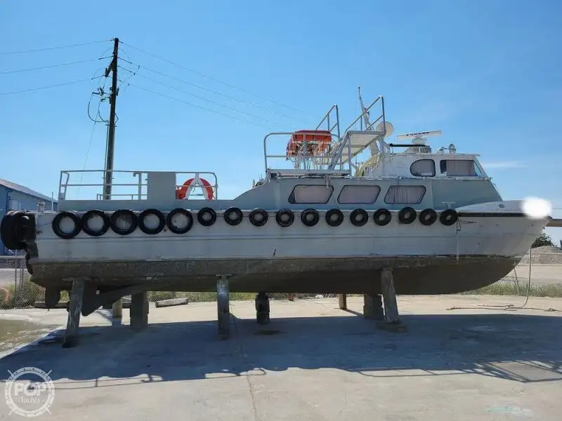 Bateau de transport d'équipage à vendre