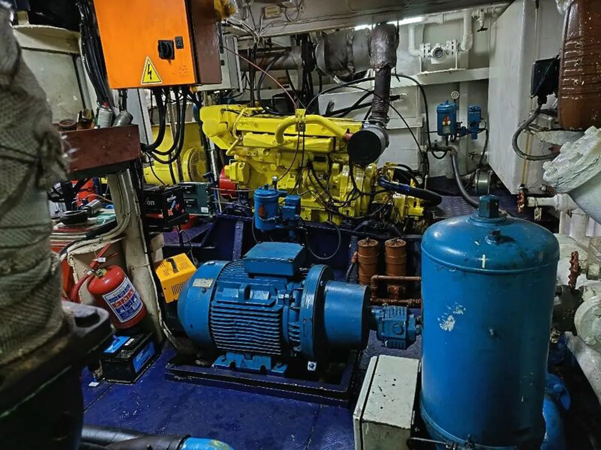 Navire d'approvisionnement à vendre