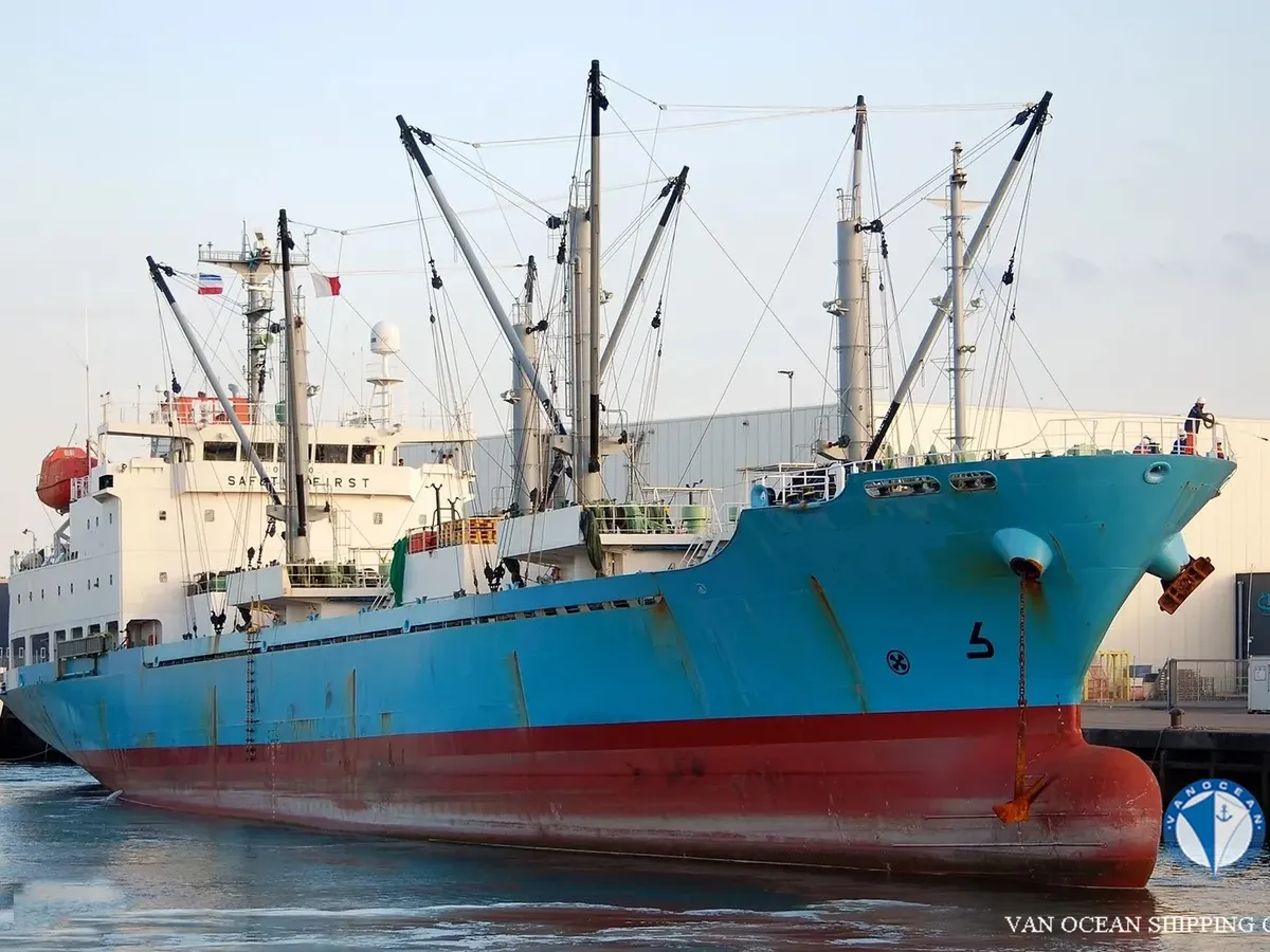 Navire frigorifique à vendre
