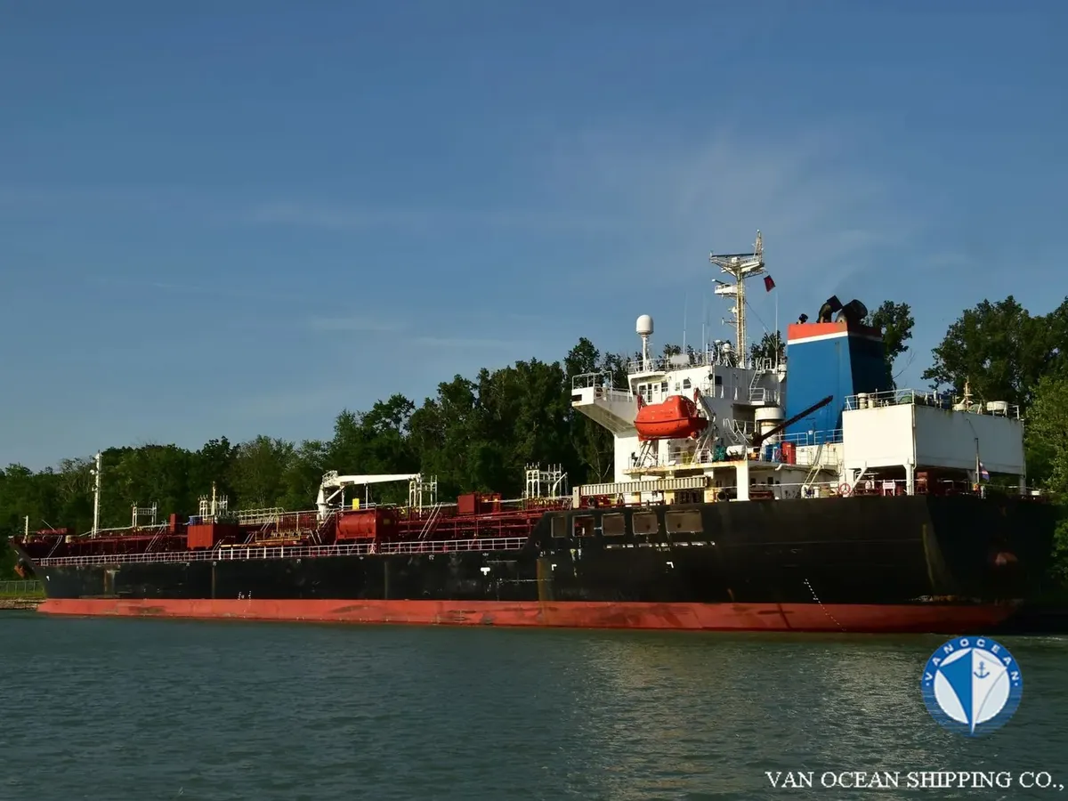 Pétrolier / chimiquier à vendre