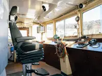 Navire d'arpentage à vendre