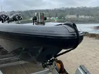 Bateau pneumatique semi-rigide à vendre