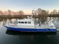 Navire d'arpentage à vendre