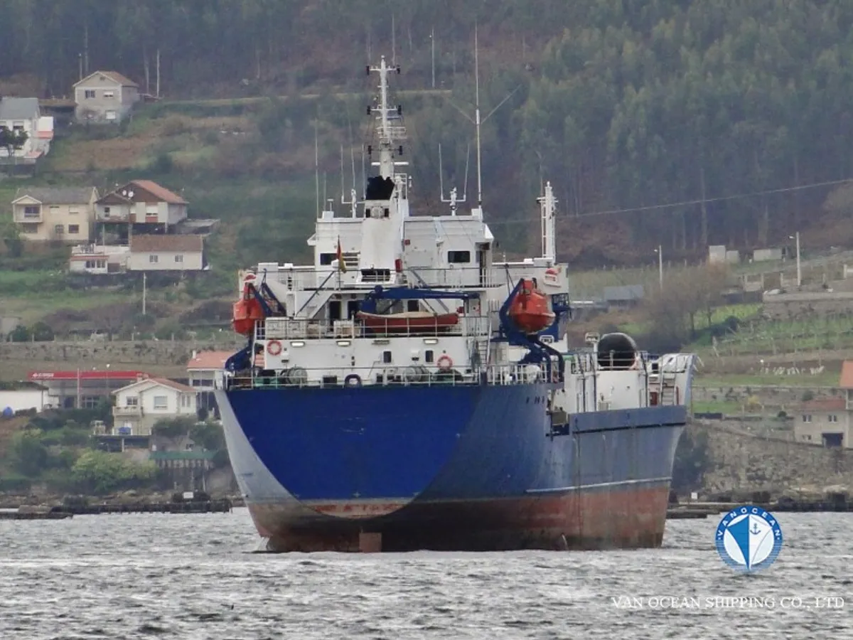 Navire frigorifique à vendre