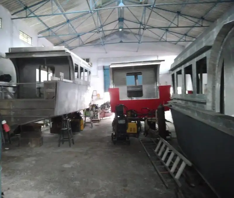 Bateaux de travail à vendre