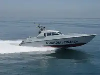 Bateau patrouilleur à vendre