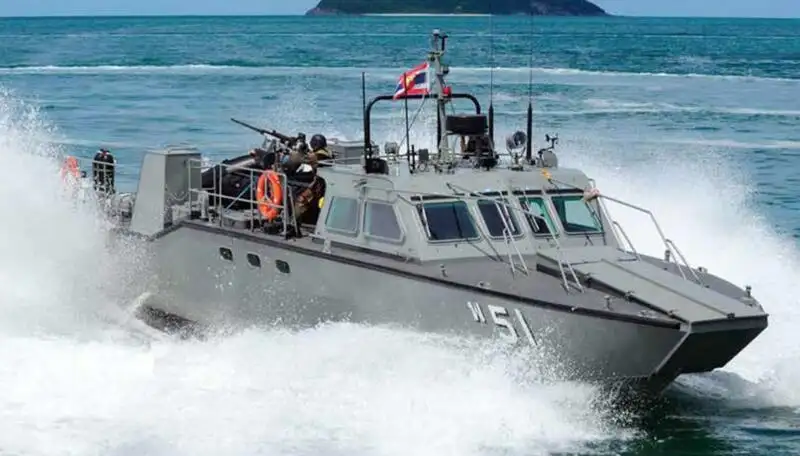 Bateau patrouilleur à vendre