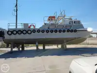Bateau de transport d'équipage à vendre