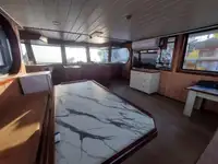 Bateaux de travail à vendre