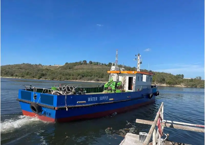Bateaux de travail à vendre