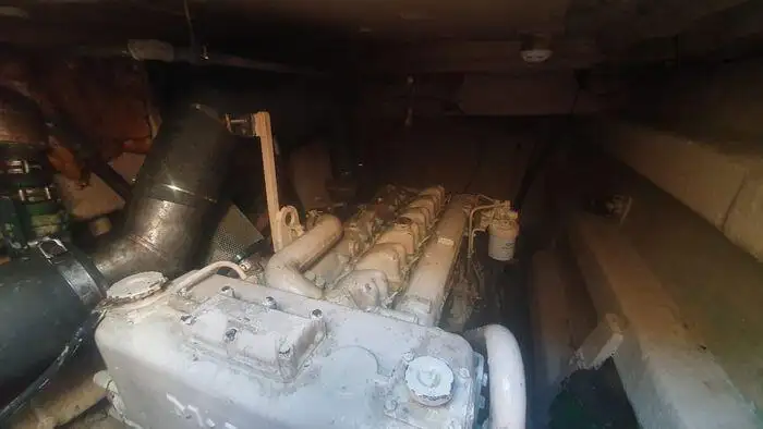 Bateau à moteur à vendre