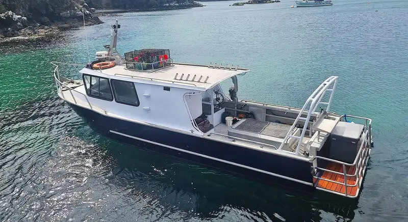 Chalutier de pêche à vendre