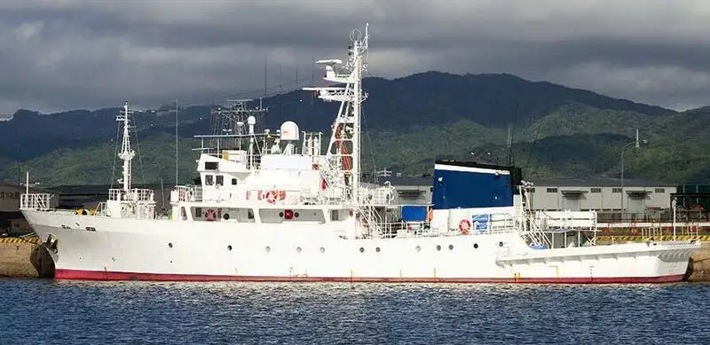 Navire de recherche à vendre