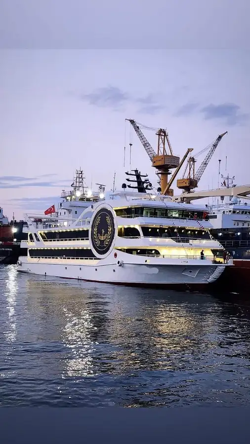 Bateau à moteur à vendre