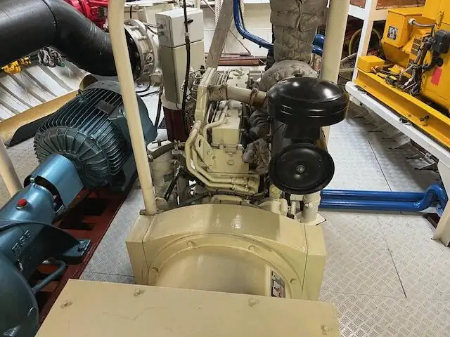 Chalutier de pêche à vendre